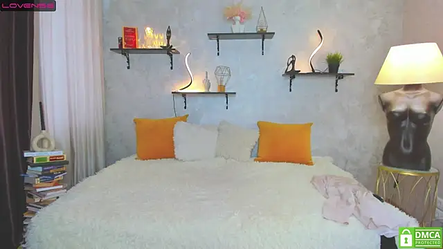 Snapshot of StripBianka chatting on 02-17-25, 06:09 StripBianka online show from 02-17-25, 06:09