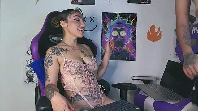 Snapshot of IM_MAYA chatting on 03-11-25, 12:50 IM MAYA online show from 03-11-25, 12:50