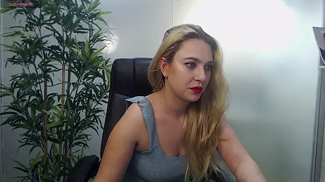 AvaBlue  online show from 01-31-25, 04:14