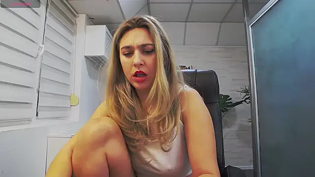 AvaBlue  online show from 02-06-25, 07:13