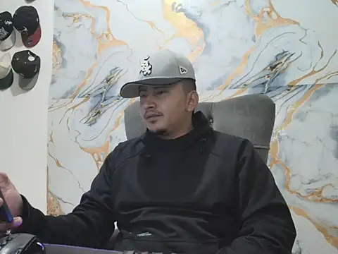 Snapshot of myke_andrade chatting on 04-10-26, 05:45 myke andrade online show from 04-10-26, 05:45