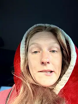 GoldenFlameGoddess online show from 01-13-26, 03:50