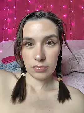 Snapshot of Love_Lysa_ chatting on 06-20-26, 03:53 Love Lysa online show from 06-20-26, 03:53