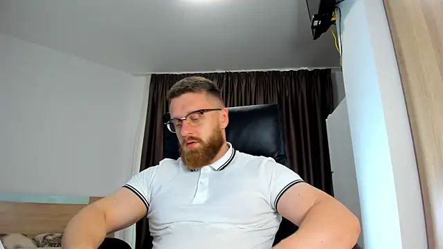 Snapshot of Findom_guy chatting on 06-03-26, 03:17 Findom guy online show from 06-03-26, 03:17