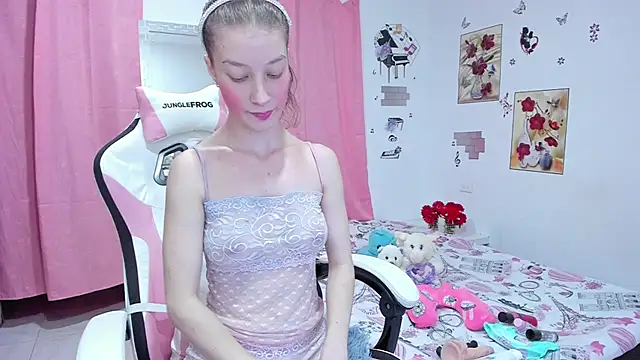 Snapshot of MiiaVolkova chatting on 01-12-25, 02:56 MiiaVolkova online show from 01-12-25, 02:56