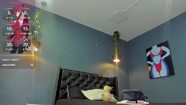 Sophiietaylor online show from 11-17-25, 05:30