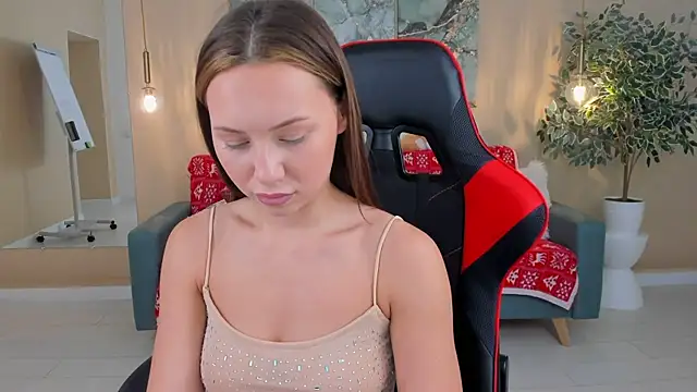 LilyRaisa online show from 12-16-24, 04:13