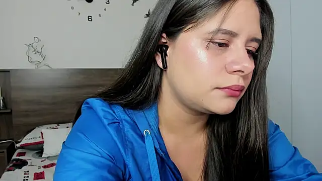 emily adams01 online show from 04-14-26, 10:27