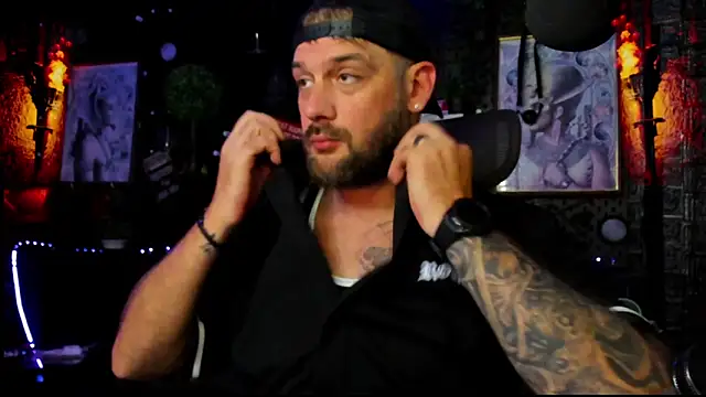 Snapshot of LexXHardy chatting on 07-14-26, 03:44 LexXHardy online show from 07-14-26, 03:44