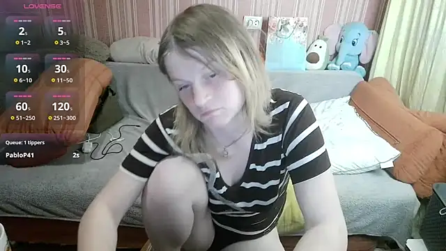 Snapshot of Kathlyn__Heath chatting on 05-16-26, 08:29 Kathlyn Heath online show from 05-16-26, 08:29