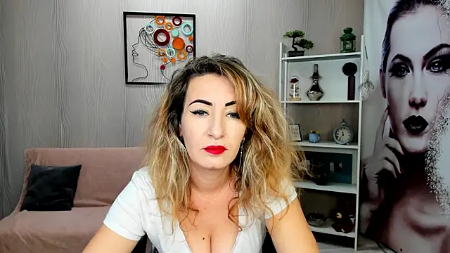 Cassandra Hotty online show from 12-06-24, 08:59