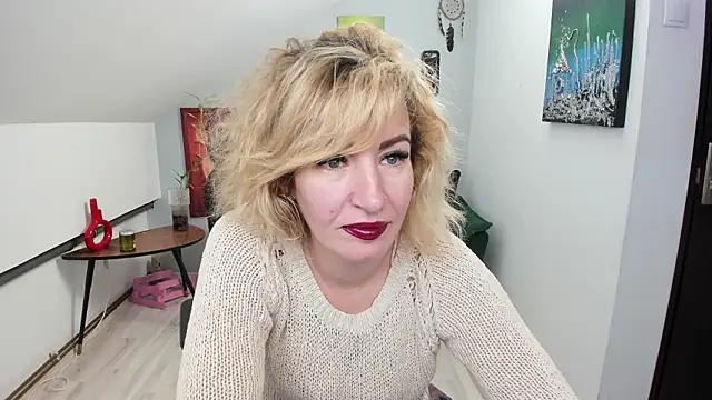 Cassandra Hotty online show from 03-07-26, 04:20