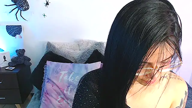 Isa Maiden1 online show from 10-26-25, 02:56