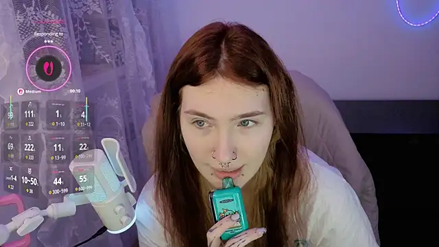  Chlo  e online show from 12-17-25, 03:29