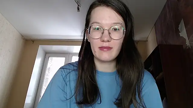 Snapshot of MiriamOr chatting on 02-05-25, 07:18 MiriamOr online show from 02-05-25, 07:18