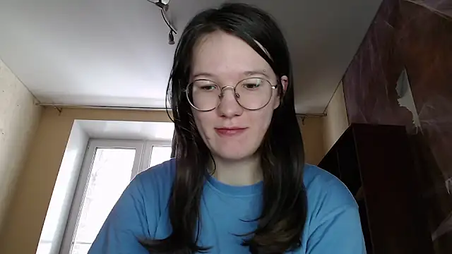 Snapshot of MiriamOr chatting on 02-06-25, 07:13 MiriamOr online show from 02-06-25, 07:13