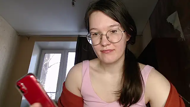 Snapshot of MiriamOr chatting on 02-20-25, 10:16 MiriamOr online show from 02-20-25, 10:16