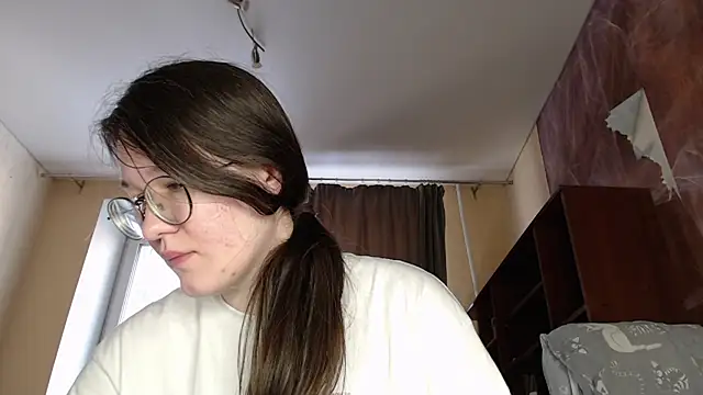 Snapshot of MiriamOr chatting on 02-22-25, 07:01 MiriamOr online show from 02-22-25, 07:01