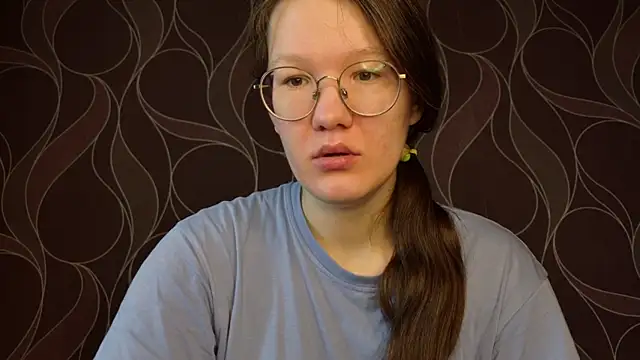 Snapshot of MiriamOr chatting on 09-27-25, 08:19 MiriamOr online show from 09-27-25, 08:19