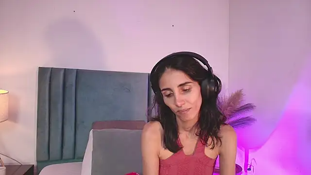 Nina Cavaali online show from 10-01-25, 06:25