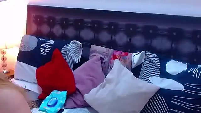 sandra 20 online show from 10-26-25, 10:32