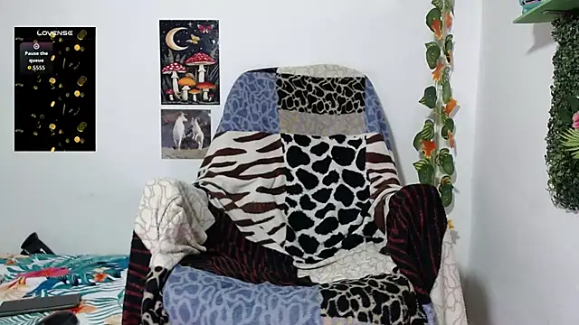 Snapshot of Dany_milk chatting on 06-15-26, 12:46 Dany milk online show from 06-15-26, 12:46
