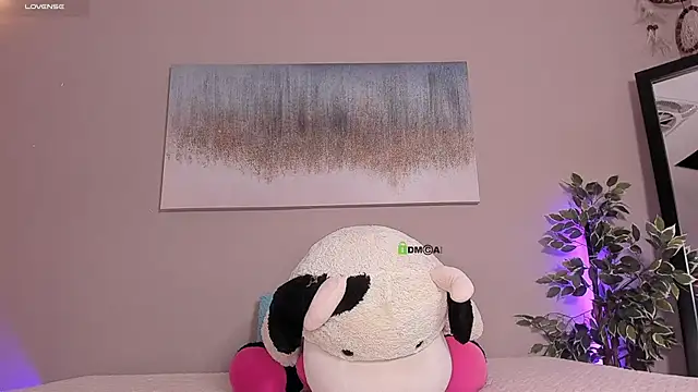 Briana Wells  online show from 10-23-25, 01:21