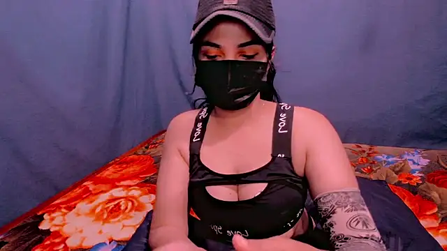 Snapshot of Kiara-Tanvi chatting on 07-26-26, 05:48 Kiara-Tanvi online show from 07-26-26, 05:48