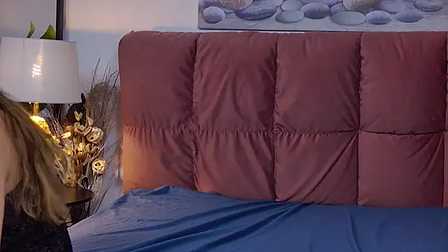 Snapshot of NicolLopeze chatting on 12-27-24, 01:28 NicolLopeze online show from 12-27-24, 01:28