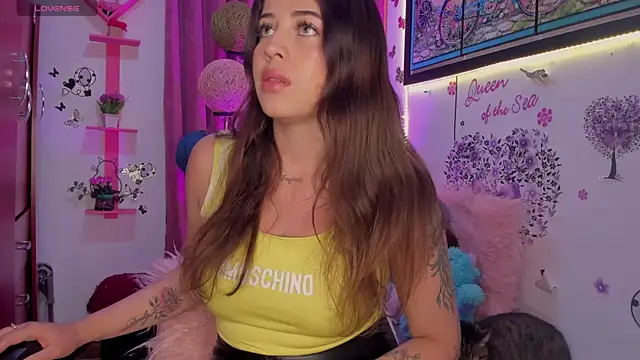 zoe kittylove online show from 12-18-24, 04:20