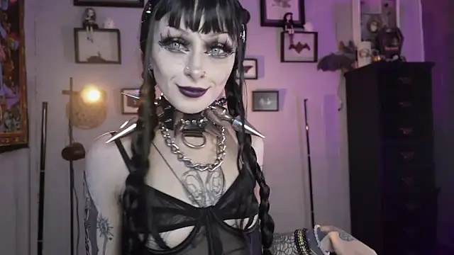 insania 9999  online show from 04-15-26, 07:58