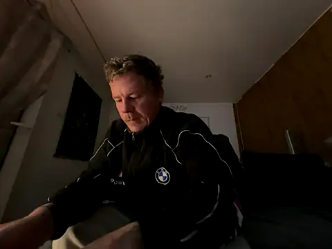 steveindahouse online show from 09-23-25, 04:04