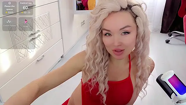 WhiteBunny online show from 01-14-26, 07:58