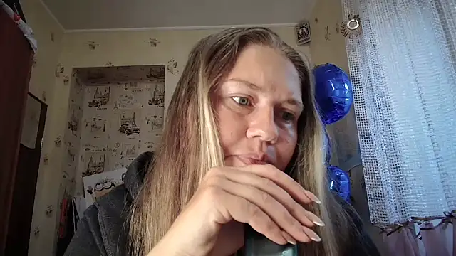 Snapshot of dream_alexa chatting on 05-16-26, 02:52 dream alexa online show from 05-16-26, 02:52