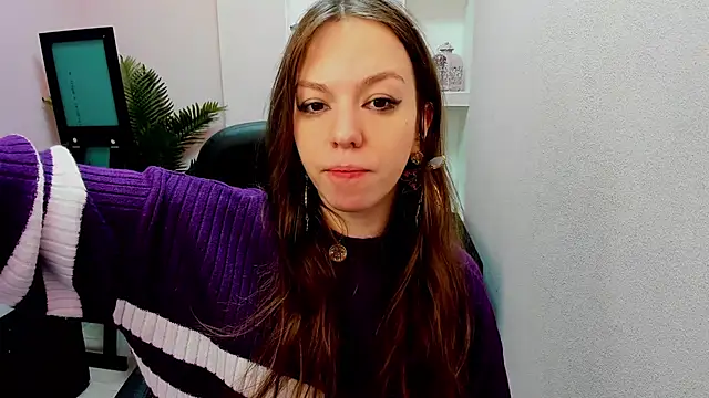 Persephoni online show from 02-06-25, 06:51