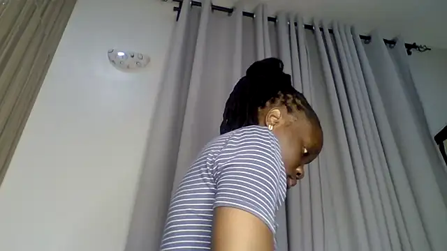 Snapshot of sweet_sassy_ chatting on 02-27-26, 02:22 sweet sassy online show from 02-27-26, 02:22