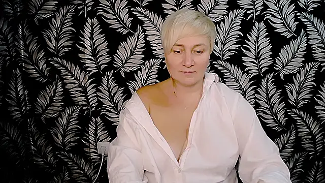 Snapshot of Olivia_playful chatting on 12-01-24, 04:29 Olivia playful online show from 12-01-24, 04:29