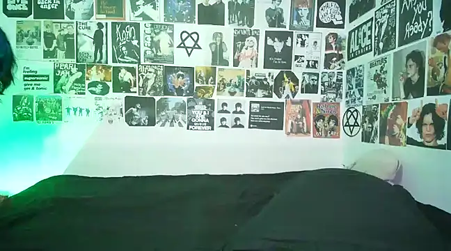 BonnieStardust online show from 01-04-25, 12:48