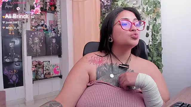  Ali Brinck  online show from 02-26-25, 07:05