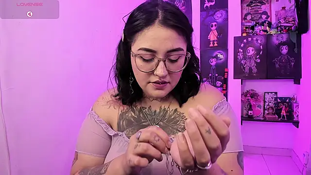  Ali Brinck  online show from 10-10-25, 01:48