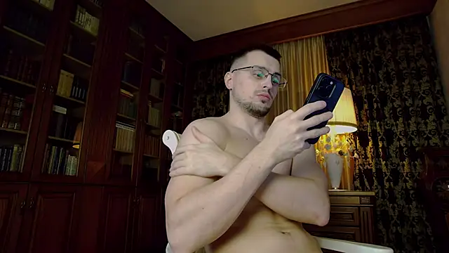 Friend12321 online show from 12-22-25, 09:23