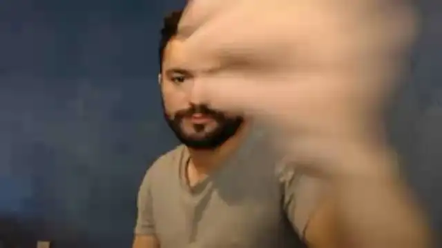 Snapshot of alex_blu chatting on 06-21-26, 05:54 alex blu online show from 06-21-26, 05:54