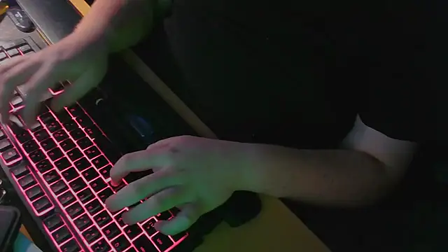 Snapshot of Smallcock22 chatting on 02-20-26, 04:18 Smallcock22 online show from 02-20-26, 04:18