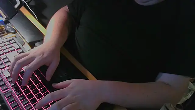 Snapshot of Smallcock22 chatting on 02-24-26, 06:17 Smallcock22 online show from 02-24-26, 06:17