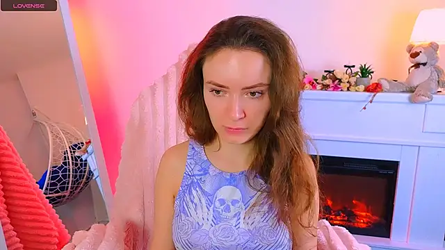    Emily    online show from 03-03-25, 07:32