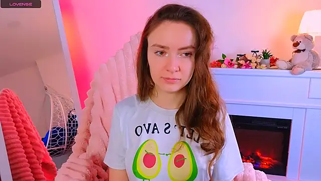    Emily    online show from 03-10-25, 07:32