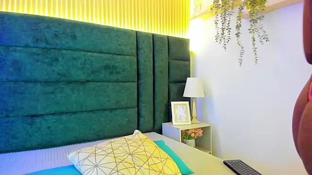 AntonellaaHot online show from 03-13-25, 07:50