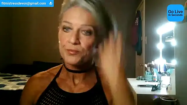 Snapshot of Devon2020 chatting on 05-29-26, 02:42 Devon2020 online show from 05-29-26, 02:42