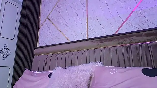 Snapshot of Allys chatting on 12-16-24, 09:41 Allys online show from 12-16-24, 09:41