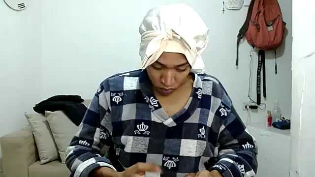 angelamarie1 online show from 12-02-25, 12:43